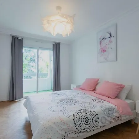 Apartment Chic! 3-Br, Porte De Versailles, Parking, Metro Paris